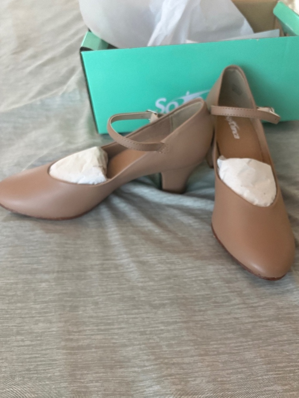 nude character shoes